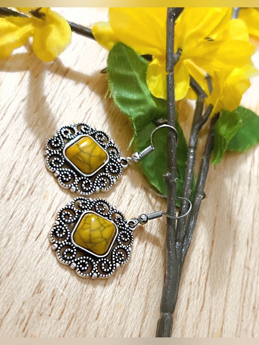 *NWOT Yellow Filigree Framed Drop Earrings